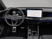 Volkswagen Passat Variant 1.5eHybrid 200kW/272PK R-Line Black Style · Panoramadak · Leder · Trekhaak · 360°Camera · Garantie t/m 24-08-2030 of 100000km.