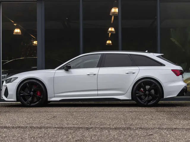 Audi RS6 Avant RS 6 TFSI quattro