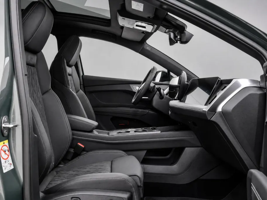Audi Q4 e-tron S edition quattro performance 82 kWh 340 pk · Panorama dak · Tech Pro · Bijrijdersdisplay · Sonos · NIEUW MODEL!!