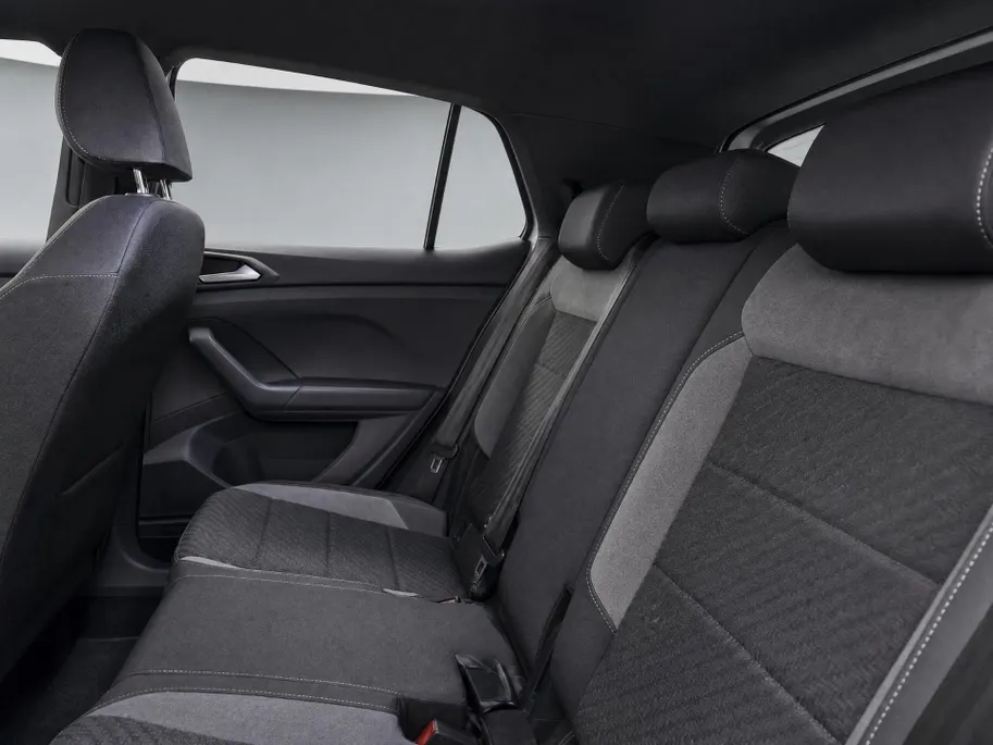 Volkswagen T-Cross 1.0 TSI 110pk R-Line · Apple/Android Car Play · P-Sensoren · Navigatie · Virtual Cockpit · 18'' Inch ·