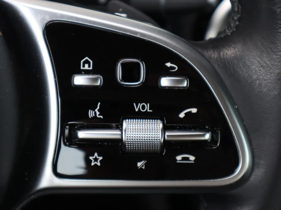 Mercedes-Benz GLC 200 Business Solution Limited l Trekhaak l Stoelverwarming l Achteruitrij camera