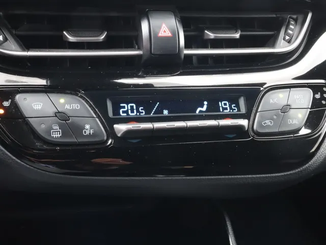 Toyota C-HR 1.8 Hybrid Style Ultimate Blindspot | Stoel en stuurverwarming | All seasons
