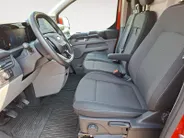 Ford Transit Custom 320 2.0 TDCI L2H1 Limited 136 pk handgeschakeld | BPM vrij! | Dealer onderhouden | Trekhaak | Apple carplay/ Android Auto