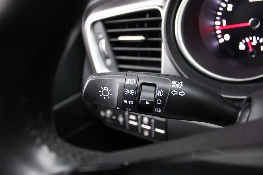 Kia Ceed Sportswagon 1.5 T-GDi MHEV DynamicLine | Navi | Camera | Clima | Cruise | 17' GT-Line velgen | LED | Apple Carplay | Android Auto |