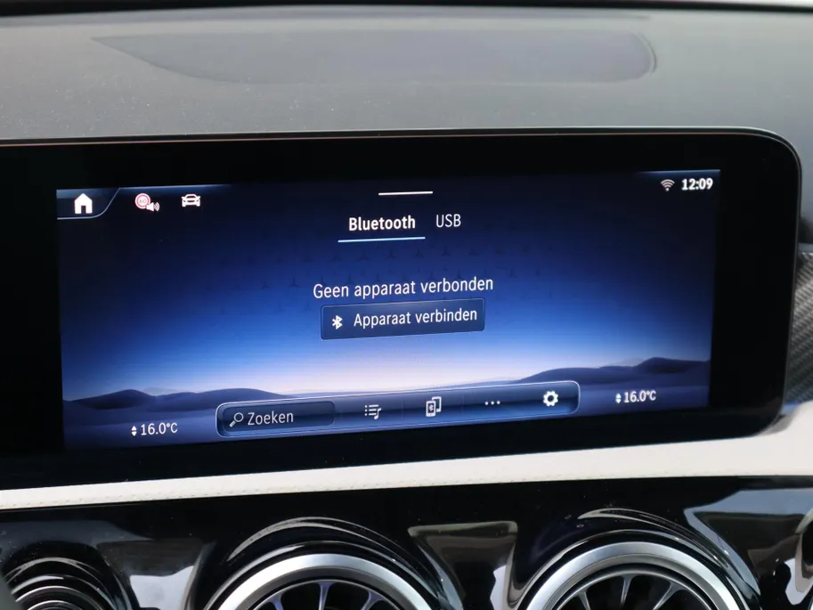 Mercedes-Benz A-Klasse 250 e Star Edition Luxury Line l Keyless l Achteruitrij camera l Stoelverwarming l Leder