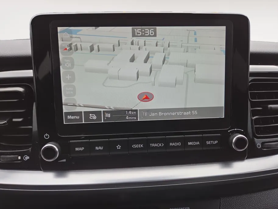 Kia Stonic 1.0 T-GDi MHEV DynamicPlusLine 1e Eigenaar | Zeer nette auto | Dealer onderhouden | Navi | Camera | Cruise & Climate control | Apple CarPlay & Android Auto | Fabrieksgarantie t/m 11-12-2030 +3x 1 jaar* | NAP