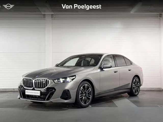 BMW i5 Sedan