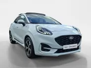 Ford Puma ST-Line | Stoel- stuur en voorruitverwarming | Trekhaak | Kantel / schuifdak | Adaptieve led koplampen | All weather banden