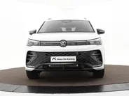Volkswagen Tiguan R-Line 1.5 eHybrid 204 PK 6 versn. DSG · Voorstoelen verwarmbaar · Sfeerverlichting · All-season banden
