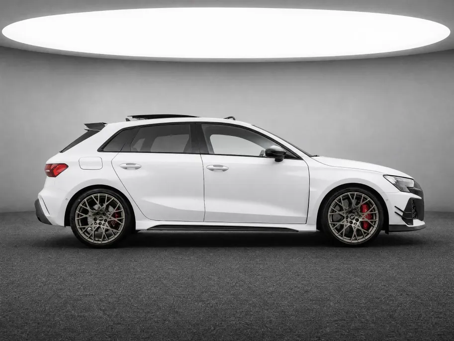 Audi RS3 Sportback 2.5 TFSI quattro 400 PK competition limited 593/750 · Audi Exclusive Gletsjerwit Mat Effect · Head-Up display · Sonos Premium 3D · Panorama dak · RS sportuitlaat