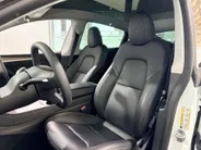Tesla Model Y 351PK Long Range AWD 75 kWh Automaat | SOH-Waarde 93% | 1e eigenaar | Panoramadak | Basic Autopilot | 360 Camera | Stoelverwarming | Leder | Elektrische Achterklep | Elektrische Stoelen | Full LED |