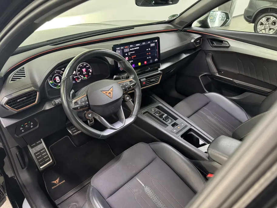 CUPRA Formentor 1.4 e-Hybrid VZ Performance / PANO. / STOEL + STUUR VERW. / 19'' LMV /