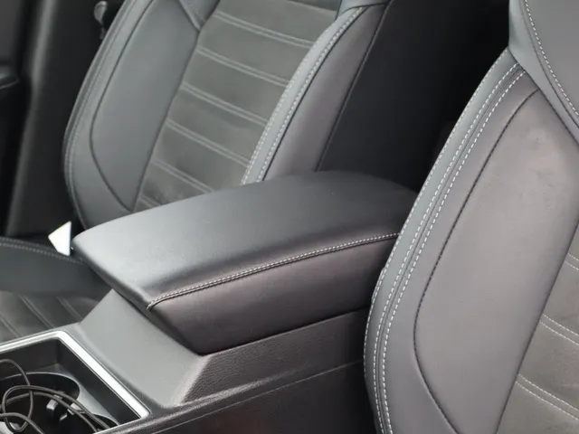 Mitsubishi Outlander 2.4 PHEV First Edition Trekhaak | All Seasonbanden