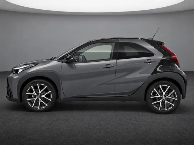 Toyota Aygo X Hybrid 115 GR Sport | Nieuw Uit Voorraad |
