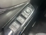 Suzuki e Vitara Style 61 kWh | Apple Carplay/Android Auto | electronic climate controle | 360 Parkeercamera | Panorama dak | Stoelverwarming |