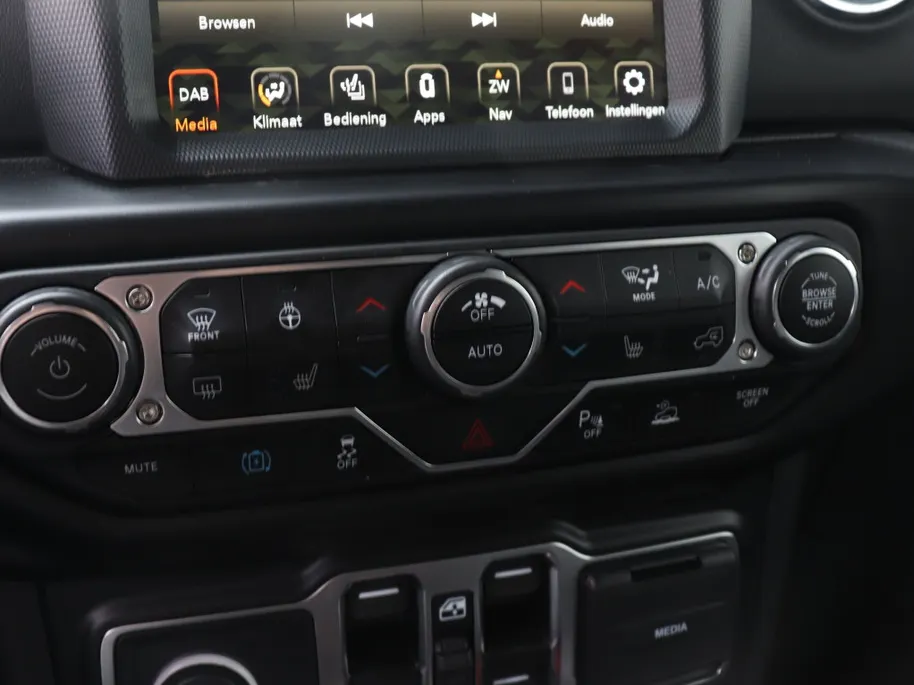 Jeep Wrangler Unlimited 4xe 380 PK Sahara | Leder | Camera | Navi | Carplay | 20'