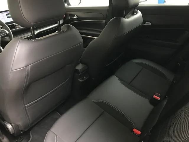 Jeep Avenger 1.2 e-Hybrid Summit