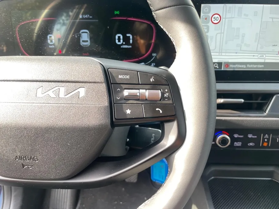 Kia Stonic 1.0 T-GDi MHEV DynamicPlusLine | Cruise Control | Climate Control | Camera | Navigatie | Stoelverwarming | Stuurverwarming | Privacy Glass |