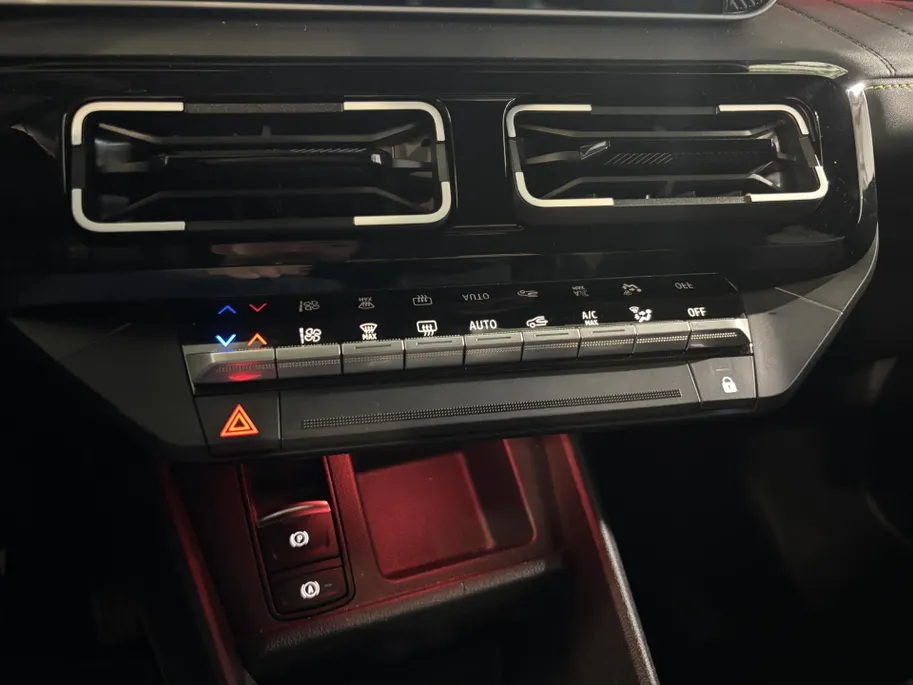 Renault 4 Comfort Range Iconic 52 kWh Automaat | DEMO | Zwarte Motorkap | Camera | Elektrische Achterklep | Apple CarPlay/Android Auto | Climate Control | Adaptive Cruise Control | Digital Cockpit | Armsteun | Lichtmetalen Velgen |