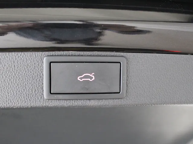 Škoda Octavia Combi 1.4 TSI iV PHEV Business Edition | Panoramadak |  Navigatie | PDC + Camera | Trekhaak