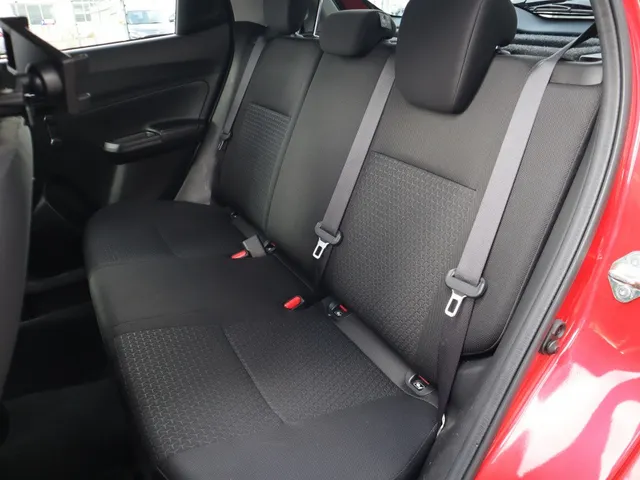 Suzuki Swift 1.2 Select Carplay | Camera