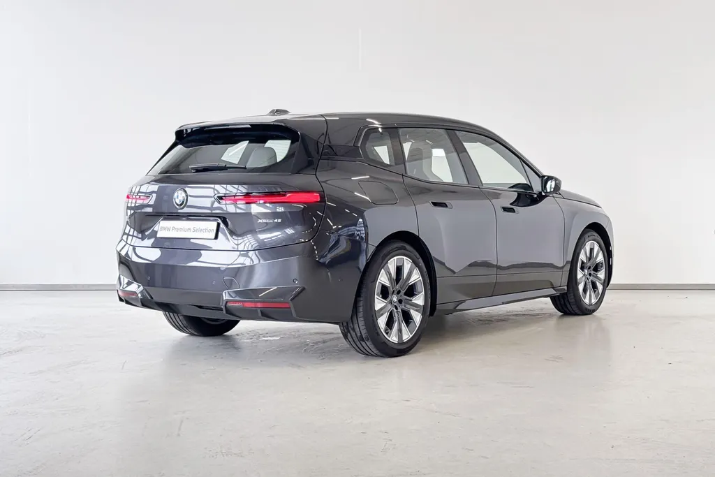 BMW iX xDrive45 Innovation Pack