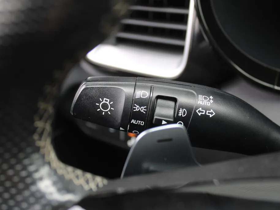 Kia ProCeed 1.5 T-GDi GT-Line | Trekhaak | Schuifdak | Stuur-/stoelverwarming | Camera | Dodehoek detectie | Telefoonlader | Cruise adapt. | 17' LM | LED |