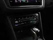 Volkswagen Tiguan 1.4 TSI 245pk DSG eHybrid Elegance · Inklap. Trekhaak · Dodehoeksensor · Matrix LED · Stuur- & Stoelverwarming · Parkeer Assistent · ACC ·