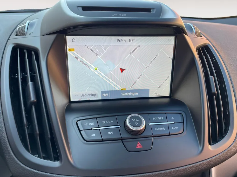 Ford Kuga 1.5 EcoBoost Titanium nette dealer auto | Wegklapbare trekhaak| Navigatie| elec achterklep| Parkeersensoren| 4 seizoen banden| Stuur verwarming| Stoel verwarming| Vooruit verwarming| Climate Control |