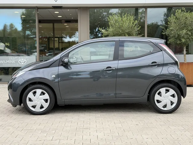 Toyota Aygo 1.0 VVT-i x-play | Android auto & Apple carplay | Navigatie | Airco |