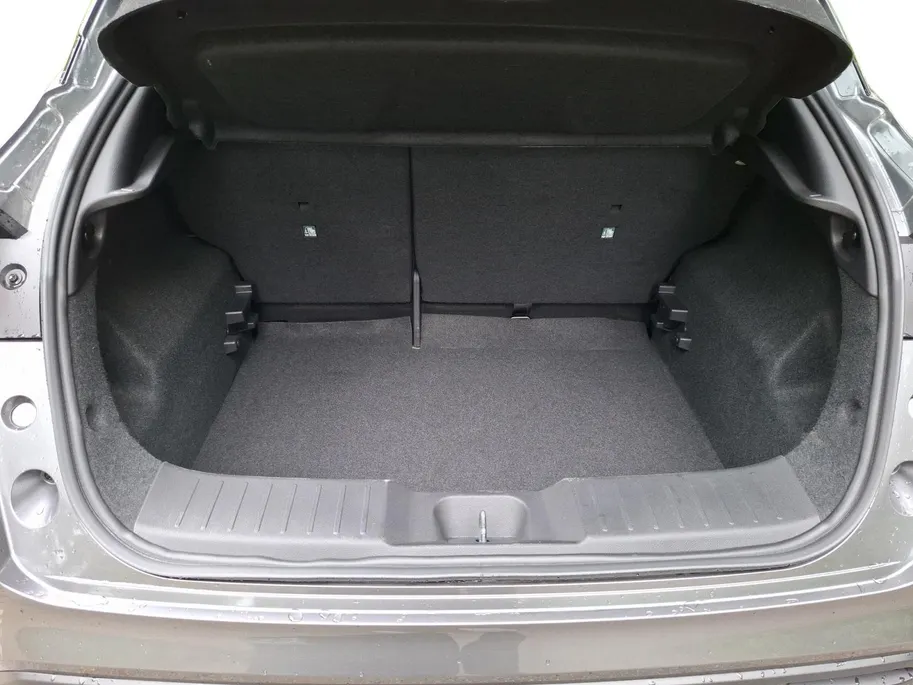 Nissan Juke 1.0 DIG-T N-Connecta | Licht metalen velgen| Metallic lak| Parkeersensoren voor en achter| Navi icm Apple/Android auto | 1ste eigenaar | Lage kilometerstand