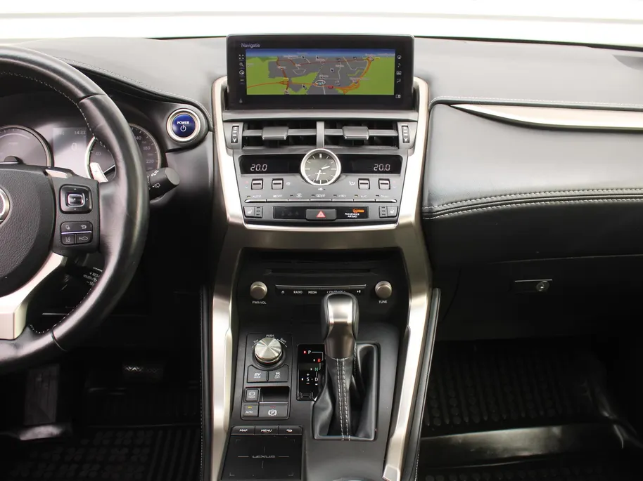 Lexus NX 300h AWD Sport Edition | Luxury + Safety Pack | Stuur-/stoelverwarming | Schuif-/kantel dak | Draadloze lader | 18' LM | Camera | Cruise adapt. |