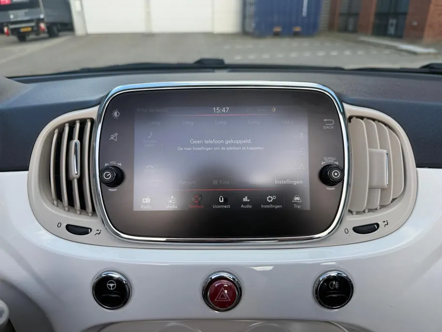 Fiat 500C 1.2 Lounge | Open Dak | Bluetooth | All Season Banden | Airco | Lederen Bekleding | LMV | 12 Maanden BOVAG Garantie
