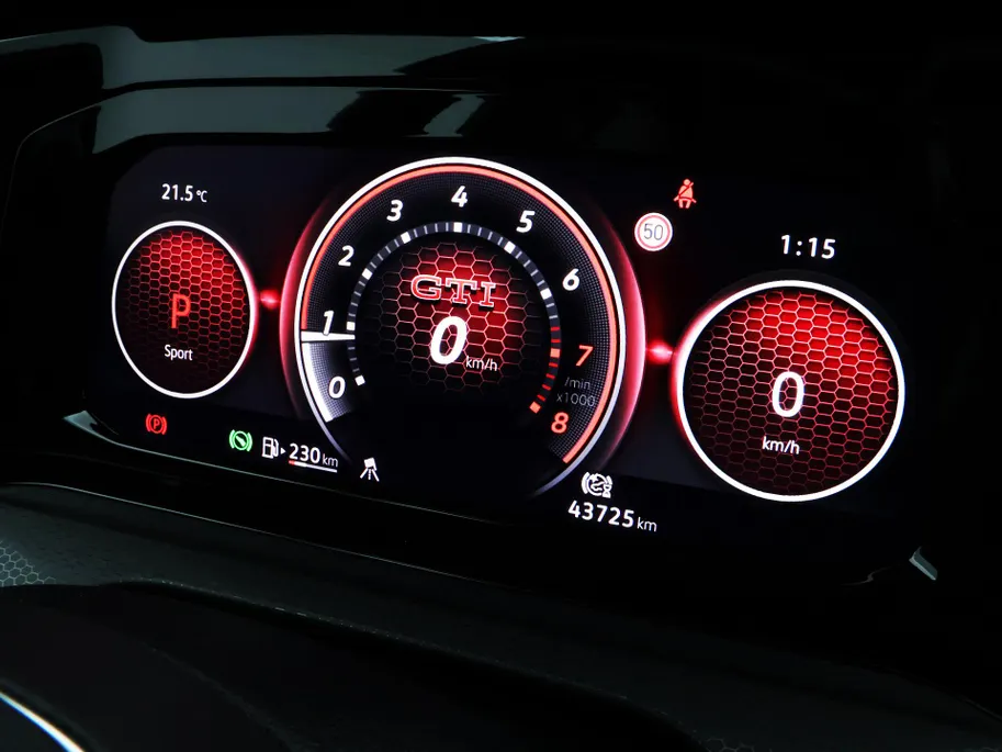 Volkswagen Golf 2.0 TSI 245pk DSG GTI · Panoramadak · Camera · Harman Kardon Sound · Matrix LED · Leder Vienna · Alarmklasse 3 · Elek. Bestuurdersstoel + Geheugen ·
