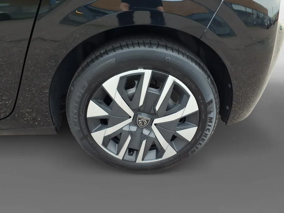 Peugeot 208 1.2 PureTech 75 Style Navigatie | PDC | 5512 km`s zo goed als nieuw met fabriek garantie