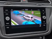 Volkswagen Tiguan 1.5 TSI 150pk DSG R-Line · Panoramadak · Camera · Trekhaak · Harman Kardon Sound  · Apple/Android Car Play · Keyless · Matrix LED · Stuur- & Stoelverwarming ·
