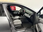 Renault Clio 145PK E-Tech Full Hybrid Techno Automaat | 9,3' Navi | Apple CarPlay/Android Auto | Climate Control | Cruise Control | Full LED | Camera | Parkeersensoren | Digital Cockpit | Licht & Regen Sensor |