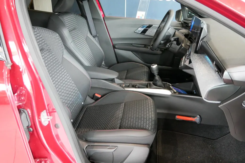 Renault Clio 1.2 TCe 115 techno | Beschikbaar per 26 september 2026| Rijdende demonstratie auto