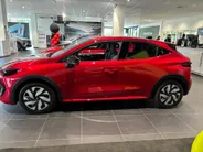 Renault Clio 1.8 Hybrid 160 evolution Direct uit voorraad leverbaar! | 5 jaar garantie | Staat in de showroom bij Renault Den Haag! |