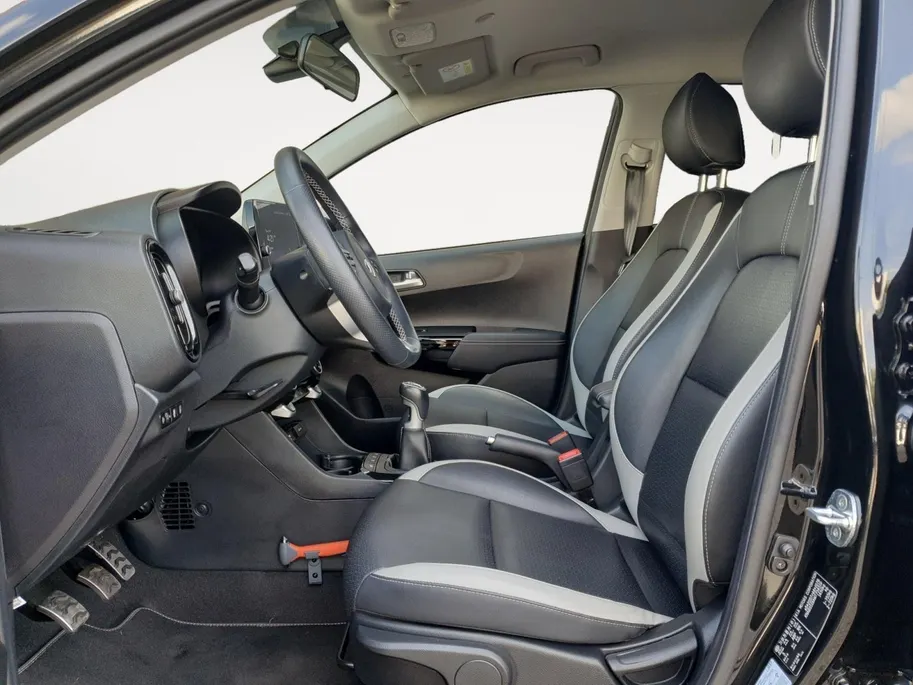 Kia Picanto 1.0T X-Line 5p | Stoel en stuurverwarming | Navigatie | Climate control | Keyless met startknop | Lederen bekleding | Apple Carplay / Android Auto |