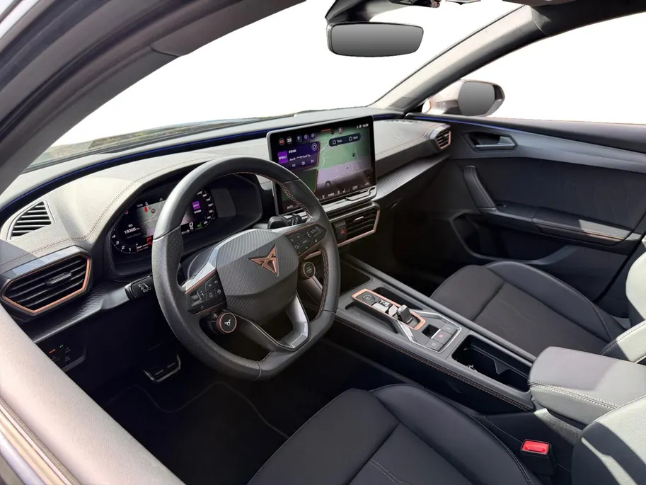 CUPRA Leon 1.5 TSI e-Hybrid DSG-autom. Business elektr. WLTP tot 130km | Camera | Stoel/Stuurverwarming | Adaptief Cruise Control | Dodehoek Detectie | Climate Control | DAB | Navigatie | Full Led | Keyless