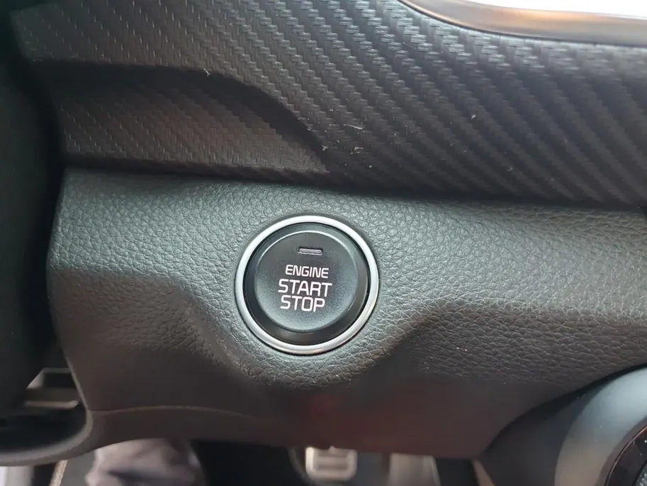 Kia Stonic 1.0 T-GDi MHEV GT-PlusLine | Stoel en stuurverwarming | Schuifdak | Dodehoek detectie | Climate control | Cruise control | Camera | Navigatie | Parkeersensoren voor en achter |