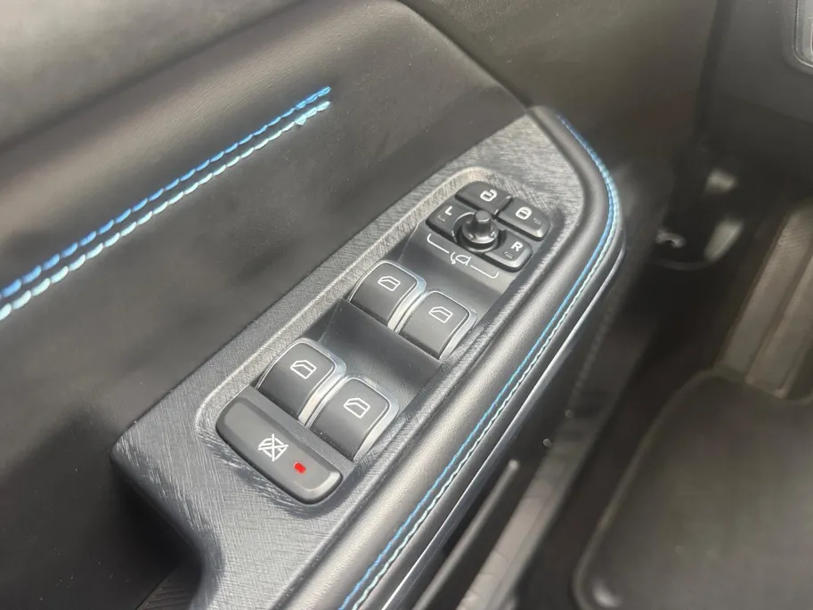 Lynk & Co 01 1.5 | Automaat | Panorama Dak | 360* Camera | Stoelverwarming | Apple Carplay/Android Auto | DAB | Climate Control | Cruise Control | Navigatie