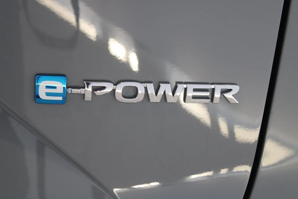 Nissan QASHQAI 1.5 e-Power N-Design *Pro-pilot*Google navigatie*Dodehoeksensoren*360grd Camera*parkeersensoren voor en achter*Climatecontrole*stoel-,stuur- en voorruit verwarming*Applecarplay&Androidauto*