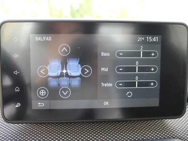 Dacia Sandero 1.0 TCe 100 PK ECO-G Expression | Trekhaak | Parkeersensoren achter | Apple car Play | Lage km stand |