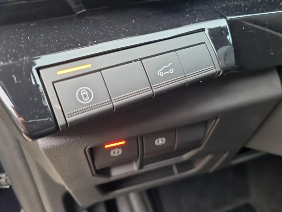 Renault Espace E-Tech full hybrid 200 techno 7p. Nu op voorraad bij Zeeuw & Zeeuw Naaldwijk  // 4.500 Euro voorraad voordeel // Incl. 5 jaar garantie