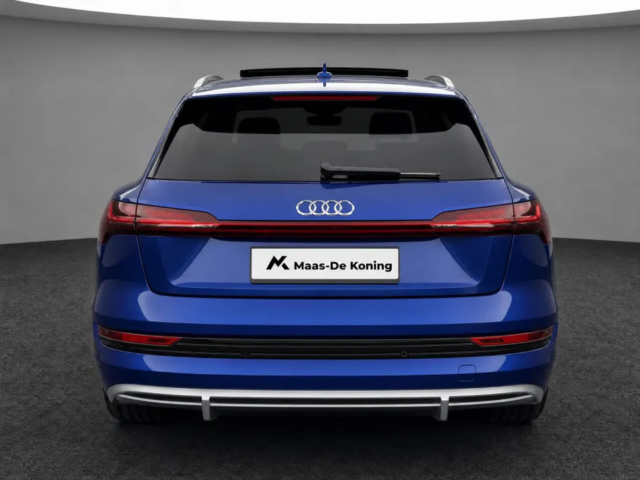 Audi e-tron 55 408pk Quattro S edition 95 kWh · SOH 93,8% · Panoramadak · 360 Camera · Elek. Bestuurdersstoel · Apple/Android Car Play · 22'' Inch ·