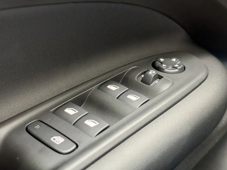 Jeep Avenger Jeep Avenger 1.2 e-Hybrid Summit | Facelift | Pano | Winter