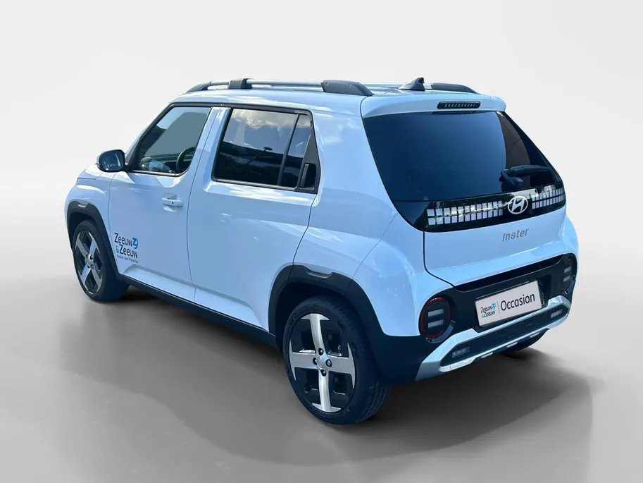 Hyundai Inster Evolve Sky 49 kWh Zeer rijk uitgevoerd met oa schuif/kanteldak, airco etc! Nu met DEMOKORTING! Incl. resterend fabrieksgarantie!!