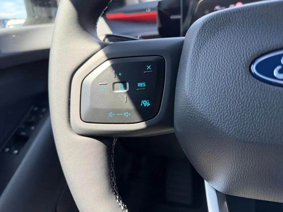 Ford Explorer Collection Extended Range RWD 79 kWh | Nieuw te Bestellen | €3.500,- Ready Set Ford Bonus | 579km WLTP Rijbereik | Trekhaak | B&O Premium Audio | 360 Graden Camera | HUD | Verwarmbare Voorstoelen | Verwarmbaar Stuur
